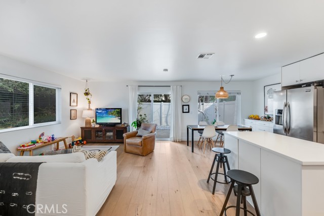 Detail Gallery Image 2 of 36 For 192 Gazania Ct, Thousand Oaks,  CA 91362 - 3 Beds | 2 Baths