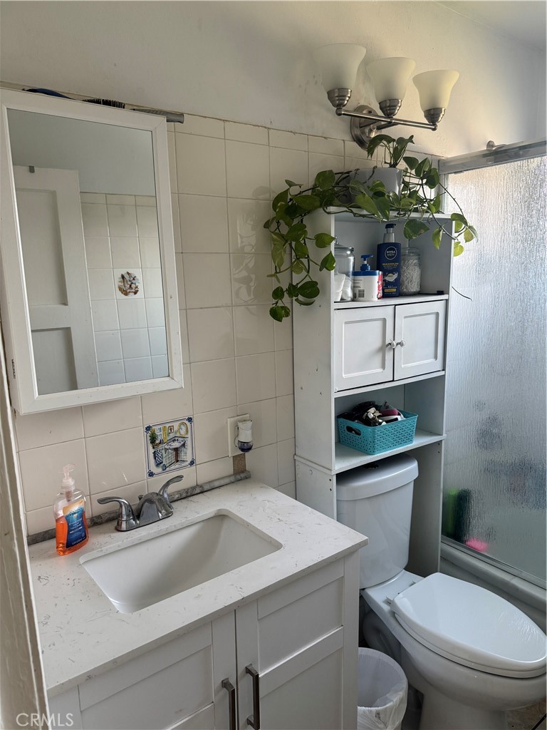 https://media.crmls.org/medias/0c5c62c4-0ec2-4565-8d99-2d70daa0abd4.jpg?preset=X-Large