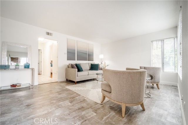 Detail Gallery Image 2 of 28 For 46 Echo Run, Irvine,  CA 92614 - 2 Beds | 2 Baths