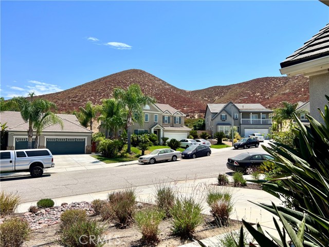 Detail Gallery Image 2 of 21 For 28621 Pensthorpe Cir, Menifee,  CA 92584 - 3 Beds | 2/1 Baths