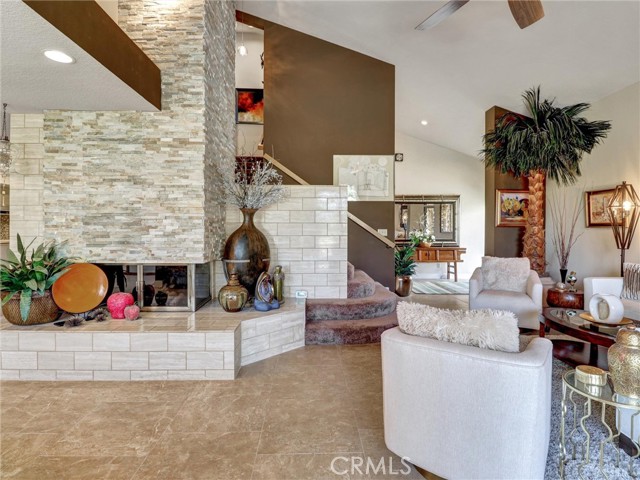 208 Kavenish S Drive, Rancho Mirage CA: https://media.crmls.org/medias/0c5ce017-b114-4d78-a8c8-51d2f17a25a5.jpg