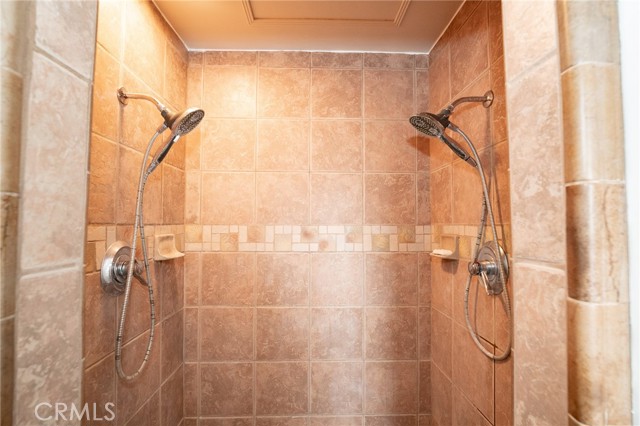 Detail Gallery Image 14 of 19 For 1212 Louise St, Santa Ana,  CA 92703 - 4 Beds | 3 Baths