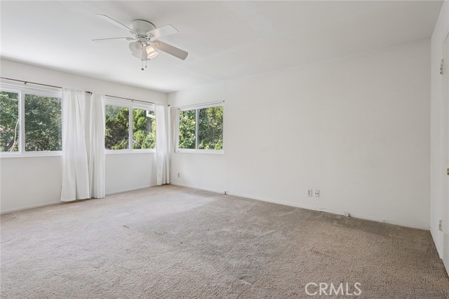 5789 Fairhaven Avenue, Woodland Hills CA: https://media.crmls.org/medias/0c5f05ef-1531-4bf0-9a91-ce26883842e9.jpg