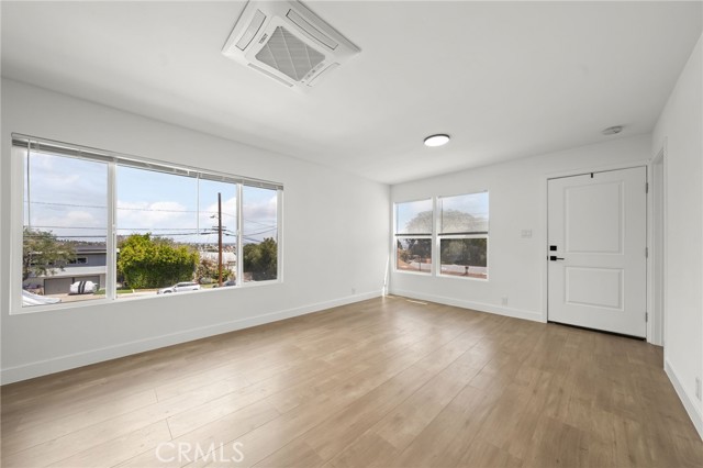961 W 21st, San Pedro CA: https://media.crmls.org/medias/0c5fee1e-1acc-4b43-9492-dab2335585e8.jpg