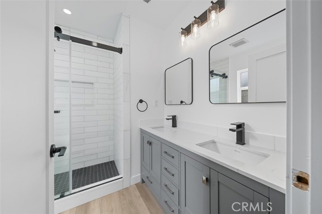 5357 122nd St, Hawthorne CA: https://media.crmls.org/medias/0c608474-88fd-49dc-844f-daddc07d268f.jpg