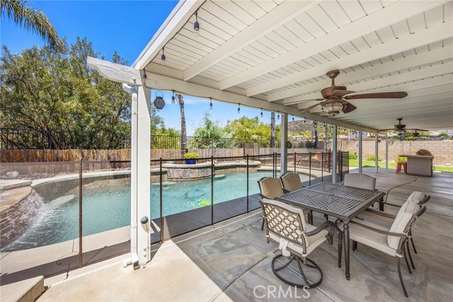 35511 Crest Meadow Drive, Wildomar CA: https://media.crmls.org/medias/0c60d859-153e-416a-a599-5f30d0f77719.jpg