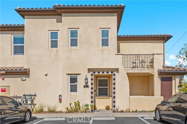 17557 Newland Street, Huntington Beach CA: https://media.crmls.org/medias/0c60f1b3-7561-4b66-8349-e9584f6ca733.jpg