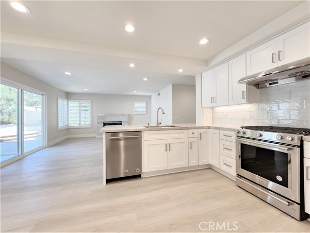 Detail Gallery Image 10 of 34 For 14 Andalucia, Irvine,  CA 92614 - 5 Beds | 3 Baths