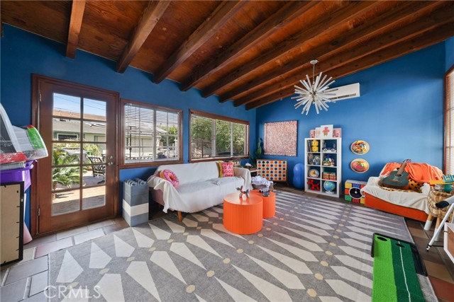 2642 Westminster Place, Costa Mesa CA: https://media.crmls.org/medias/0c612260-f139-4332-ae55-6c716da38e37.jpg