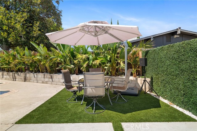 19945 Gresham Street, Northridge CA: https://media.crmls.org/medias/0c6170f8-824c-4017-b026-f9ab1df19ab6.jpg