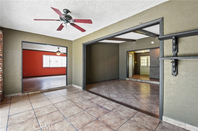 Detail Gallery Image 10 of 24 For 9783 Encina, Bloomington,  CA 92316 - 3 Beds | 2 Baths