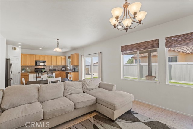 Detail Gallery Image 13 of 44 For 294 Kieswetter, Colton,  CA 92324 - 5 Beds | 2/1 Baths