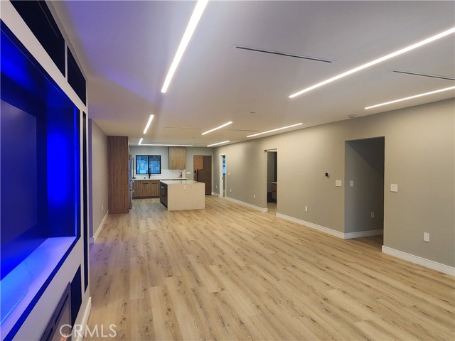 20522 Sherman Way, Winnetka CA: https://media.crmls.org/medias/0c61a149-8093-414b-b3f4-09f8eac451c0.jpg