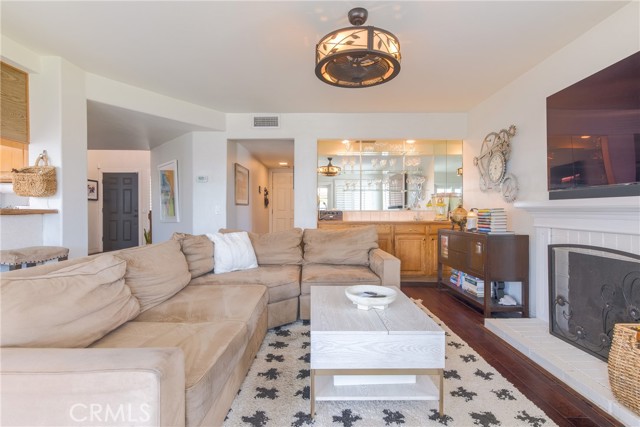 Detail Gallery Image 11 of 67 For 25717 Moonseed Dr, Moreno Valley,  CA 92553 - 4 Beds | 2/1 Baths