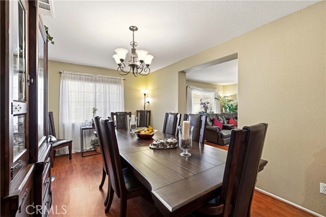 Detail Gallery Image 8 of 43 For 1549 Thomas Dr, Lancaster,  CA 93535 - 4 Beds | 3 Baths