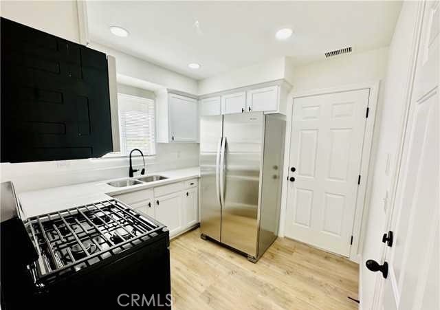 9218 Elm Vista Drive, Downey CA: https://media.crmls.org/medias/0c6299aa-fa1f-4707-b80c-794352aad74e.jpg