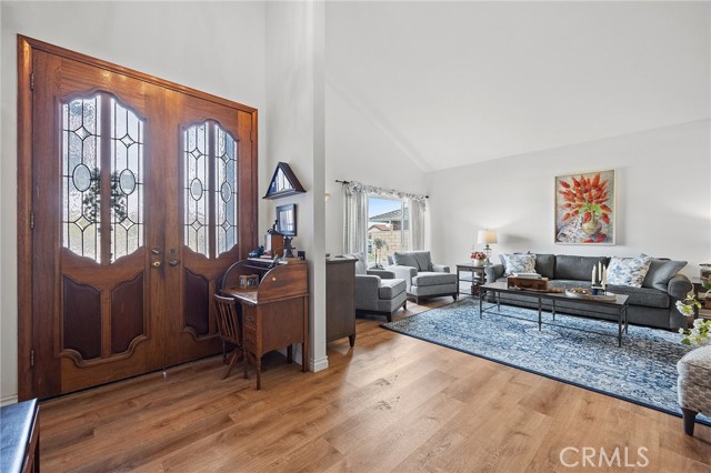 710 W Country Hills W Drive, La Habra CA: https://media.crmls.org/medias/0c629fa8-48ac-46a8-ba00-566f58f2297a.jpg
