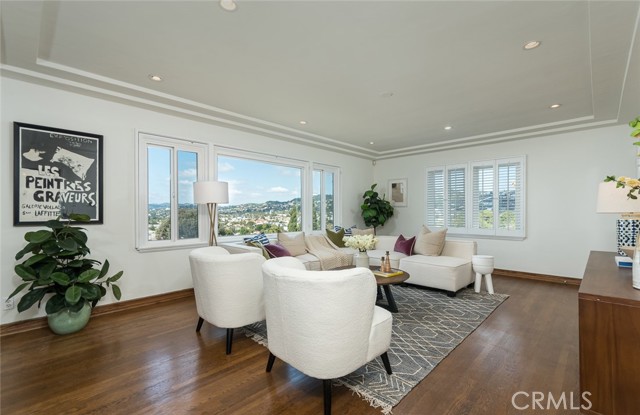 Detail Gallery Image 3 of 72 For 1827 Hollyvista Ave, Los Angeles,  CA 90027 - 3 Beds | 3/1 Baths