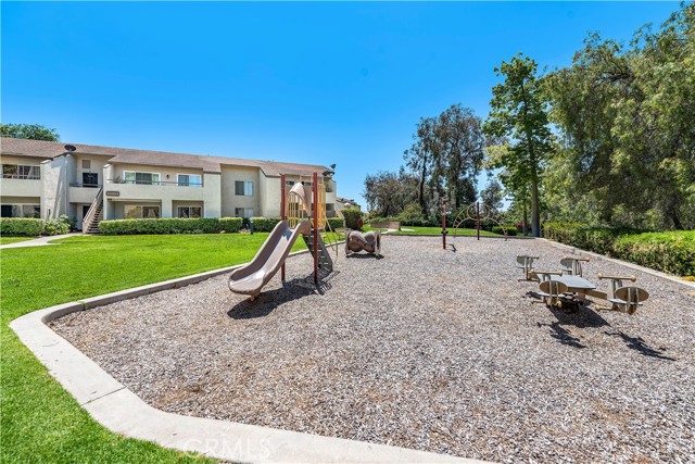 Detail Gallery Image 21 of 22 For 21941 Rimhurst #M Dr, Lake Forest,  CA 92630 - 2 Beds | 1 Baths