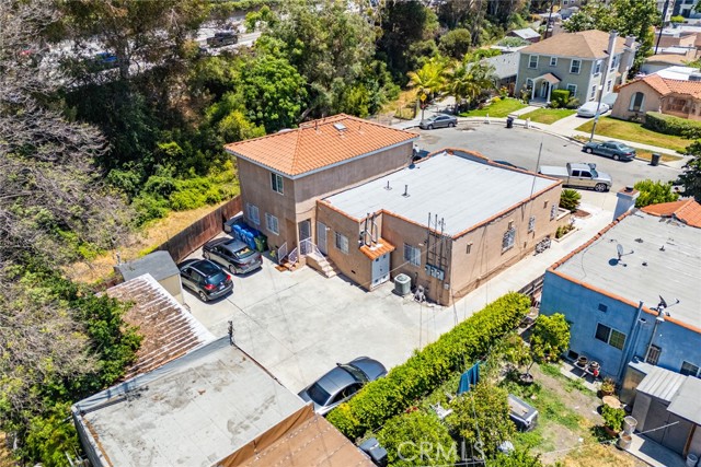 2525 S Cochran Avenue, Los Angeles CA: https://media.crmls.org/medias/0c642e29-f846-45ac-9169-cd2273079692.jpg