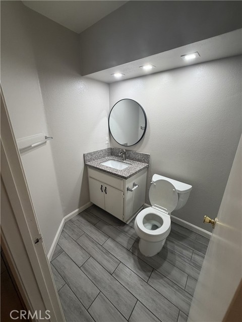 Detail Gallery Image 5 of 8 For 768 La Tierra, Corona,  CA 92879 - 2 Beds | 2 Baths