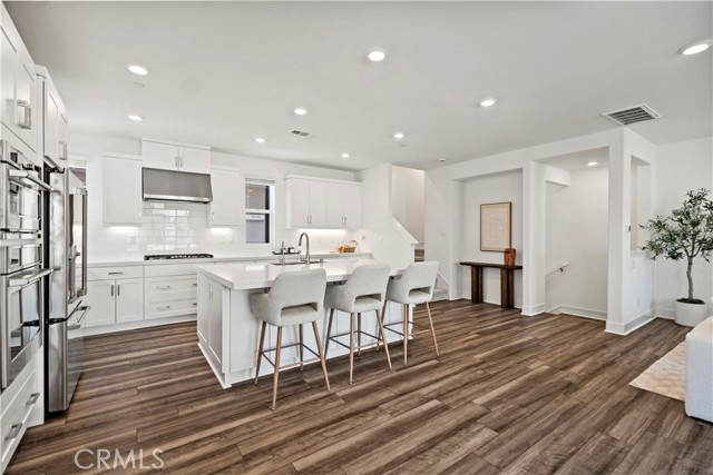 297 Lynx, Irvine CA: https://media.crmls.org/medias/0c656fb6-43c7-435d-905e-934df235a002.jpg