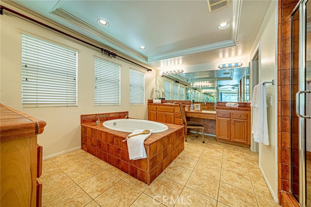Detail Gallery Image 28 of 62 For 17730 Wren Dr, Canyon Country,  CA 91387 - 5 Beds | 3 Baths