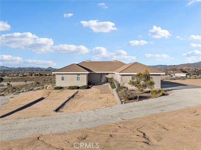 Detail Gallery Image 2 of 70 For 21972 Ocotillo Way, Apple Valley,  CA 92308 - 3 Beds | 2/1 Baths