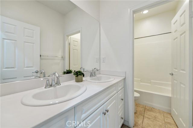 Detail Gallery Image 11 of 17 For 2850 E via Terrano, Ontario,  CA 91764 - 4 Beds | 2/1 Baths