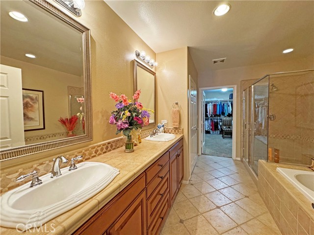 Detail Gallery Image 13 of 55 For 23754 Walnut Creek Ct, Valencia,  CA 91354 - 3 Beds | 3/1 Baths