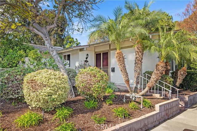 Detail Gallery Image 3 of 43 For 93 Calle Aragon #D,  Laguna Woods,  CA 92637 - 2 Beds | 1 Baths
