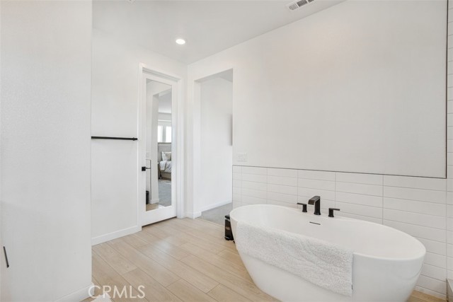 27824 Marquee Drive, Valencia CA: https://media.crmls.org/medias/0c68305b-3b54-4d73-a7c4-e99f18a29b7a.jpg