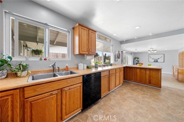 494 S Whipple Street, Fort Bragg CA: https://media.crmls.org/medias/0c69a267-47e7-4125-9a31-6fe23a3dae62.jpg