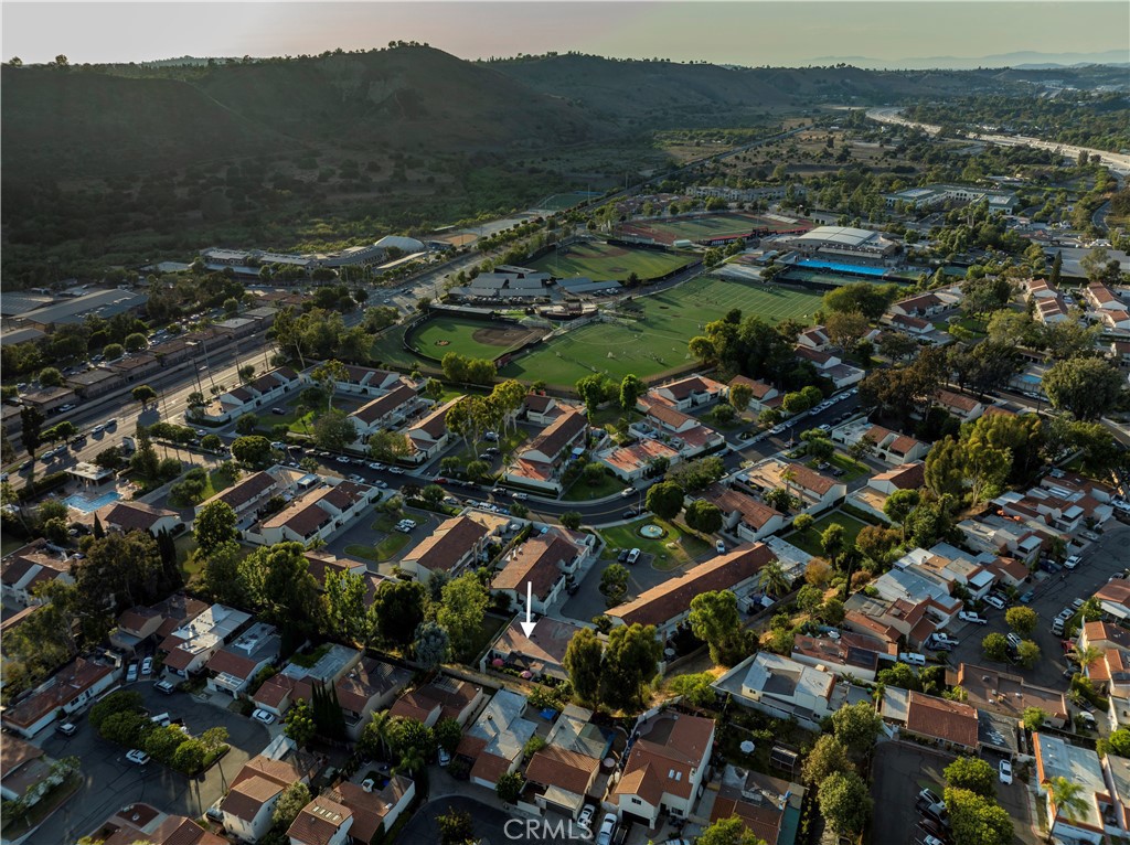 https://media.crmls.org/medias/0c6a3f9e-374b-4d9e-9325-7f46ff30f824.jpg?preset=X-Large