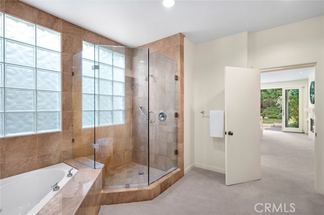 6 Rue Marseilles, Newport Beach CA: https://media.crmls.org/medias/0c6a5de0-cbb4-471f-803d-5c206fc48354.jpg