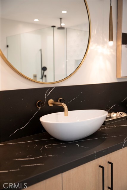 Detail Gallery Image 33 of 62 For 221 Heliotrope Ave, Corona Del Mar,  CA 92625 - 4 Beds | 5/1 Baths