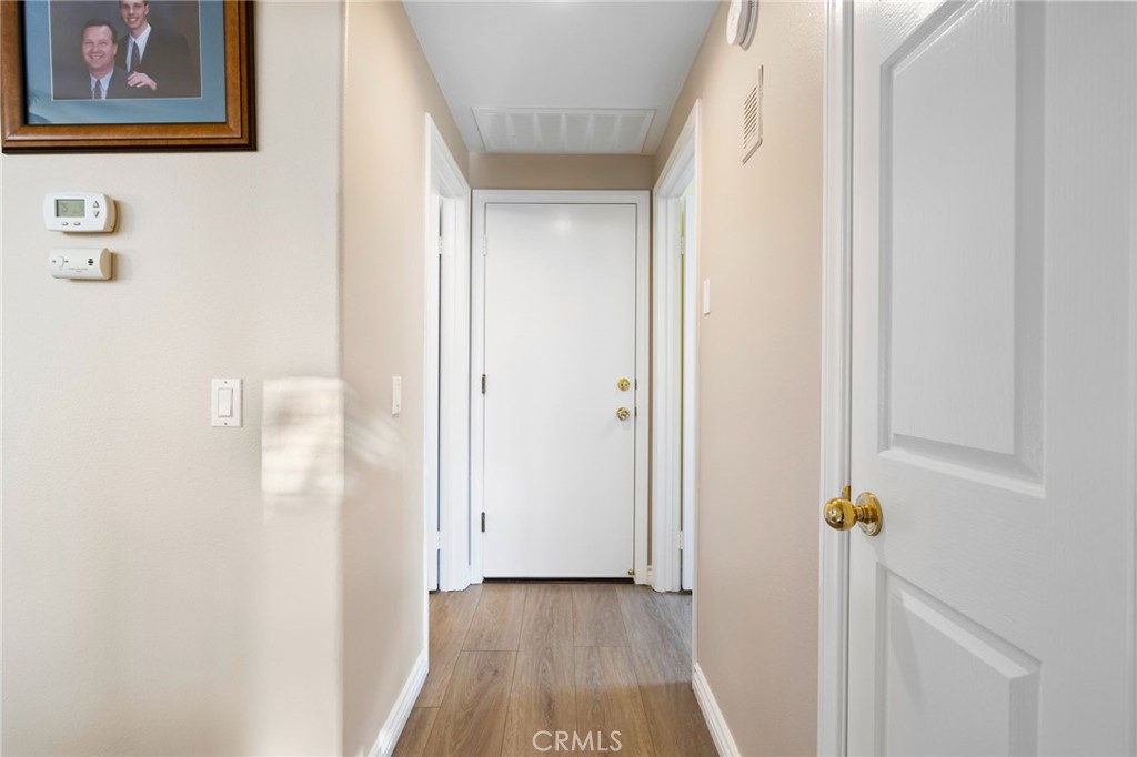 https://media.crmls.org/medias/0c6aaf44-5cef-4c47-9718-9773daaea497.jpg?preset=X-Large