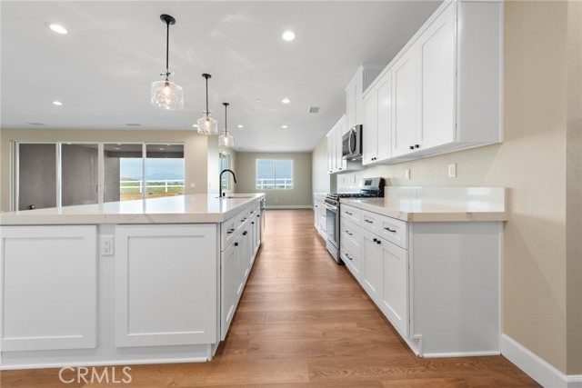 Detail Gallery Image 12 of 40 For 13744 Seven Hills Dr, Riverside,  CA 92503 - 4 Beds | 3 Baths