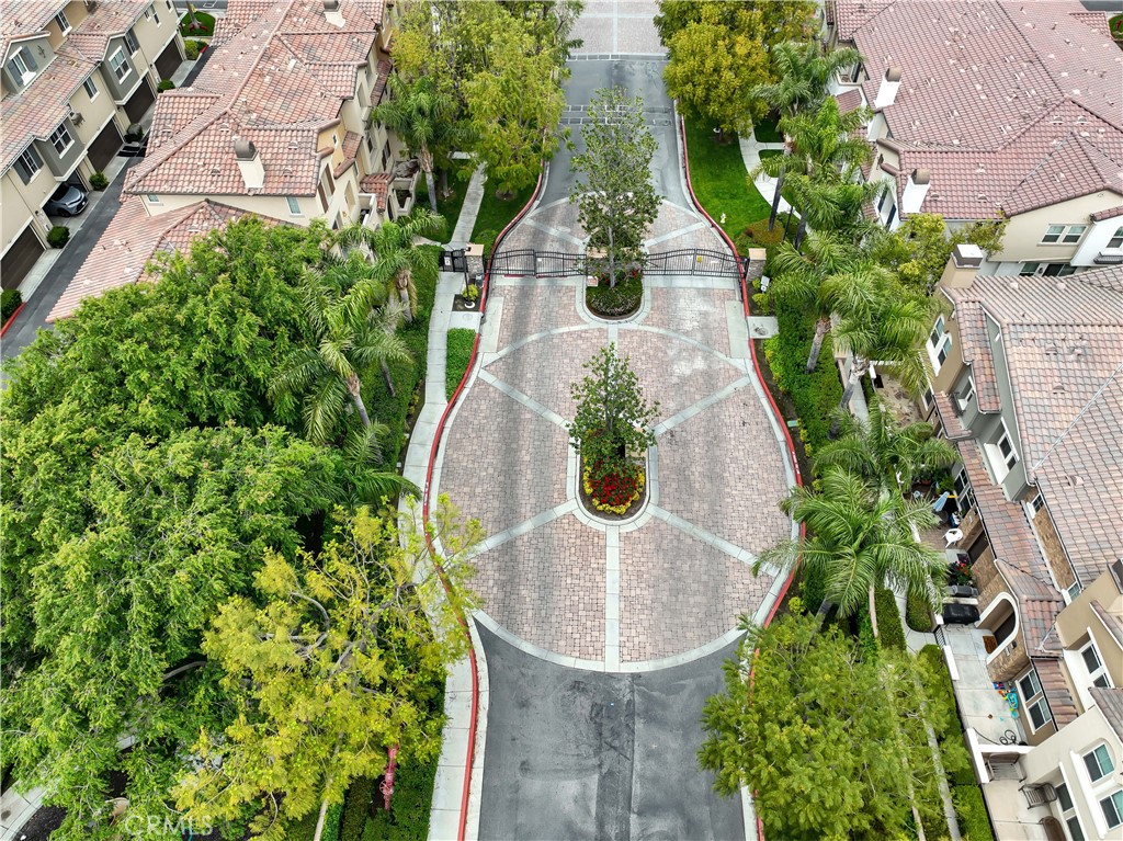https://media.crmls.org/medias/0c6bdbef-aa17-4ee7-ba53-0368f153793e.jpg?preset=X-Large