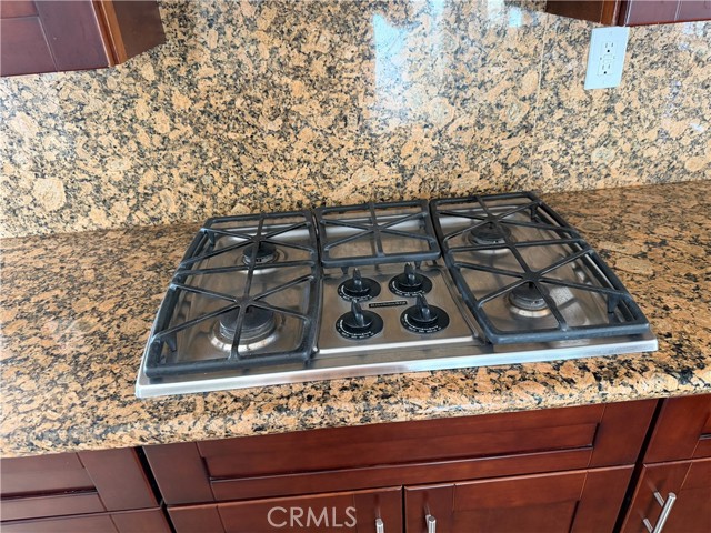 Detail Gallery Image 11 of 35 For 10658 Chiquita, Studio City,  CA 91602 - 3 Beds | 2/1 Baths