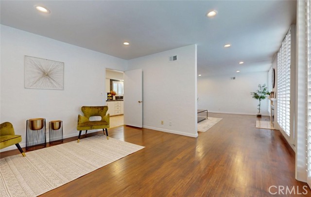 Detail Gallery Image 9 of 21 For 17965 Wellington, Tustin,  CA 92780 - 3 Beds | 2 Baths