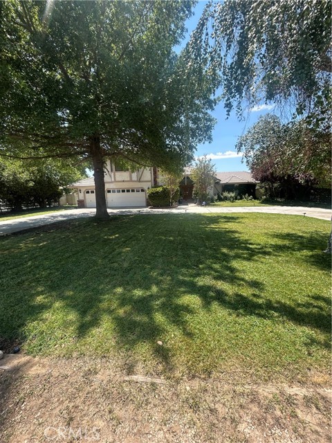 Detail Gallery Image 2 of 73 For 18995 Appaloosa Rd, Apple Valley,  CA 92308 - 5 Beds | 4/1 Baths