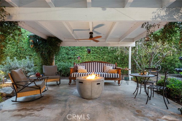 4835 Almidor Avenue, Woodland Hills CA: https://media.crmls.org/medias/0c6e25b6-ae6d-4a94-83b6-5cbcf02e63f3.jpg