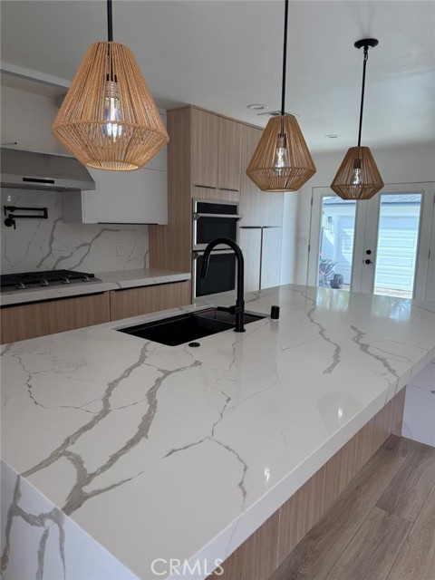 22539 Dolorosa Street, Woodland Hills CA: https://media.crmls.org/medias/0c6eb4f1-6a34-49af-856e-28a3d3a3b339.jpg