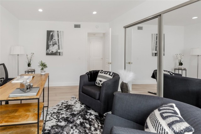 17101 Dearborn Street, Northridge CA: https://media.crmls.org/medias/0c6f9e2d-fa2e-408c-94b8-d1b35d6d24ec.jpg