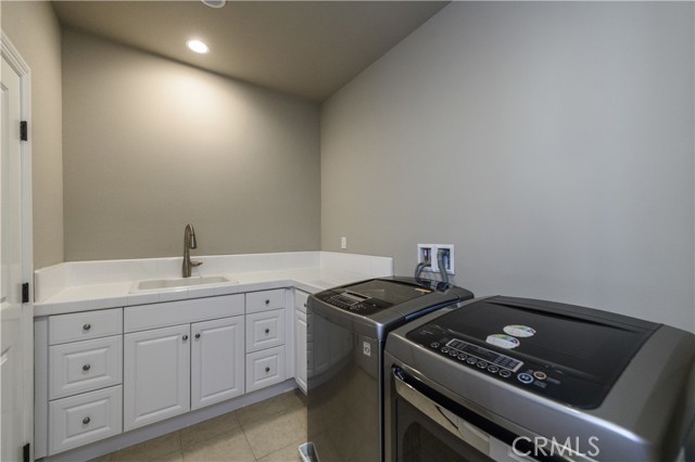 62 Heirloom, Irvine CA: https://media.crmls.org/medias/0c7008c3-48d6-4928-9a8a-2aba44f2278a.jpg