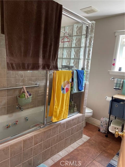 Detail Gallery Image 46 of 66 For 17183 Sunburst, –,  CA 91325 - 4 Beds | 4/1 Baths