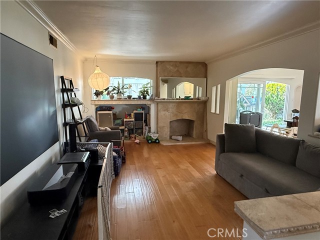 Detail Gallery Image 9 of 12 For 22601 Iris, Torrance,  CA 90505 - 3 Beds | 3 Baths