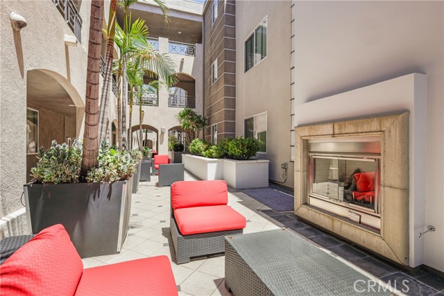 Detail Gallery Image 3 of 41 For 4424 Whitsett Ave #307,  Studio City,  CA 91604 - 2 Beds | 2 Baths