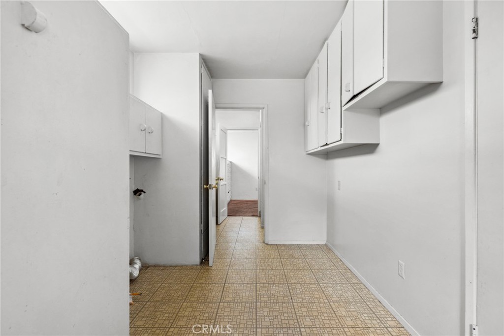 0c70ca79 E7b8 4b3e B172 68d42dee706d